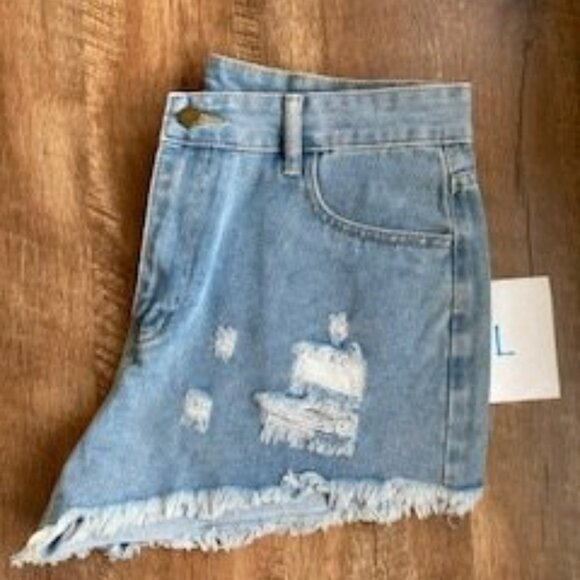 Destroyed Women's Shorts XL - Picture 4 of 9